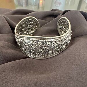 Elegant Silver Floral Cuff Bracelet